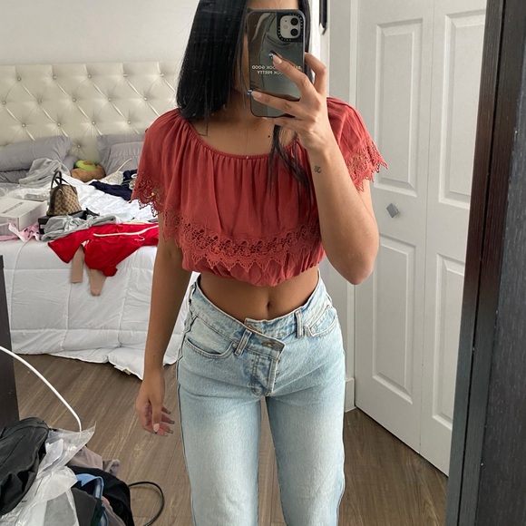 Off-Shoulder Top - Picture 2 of 4